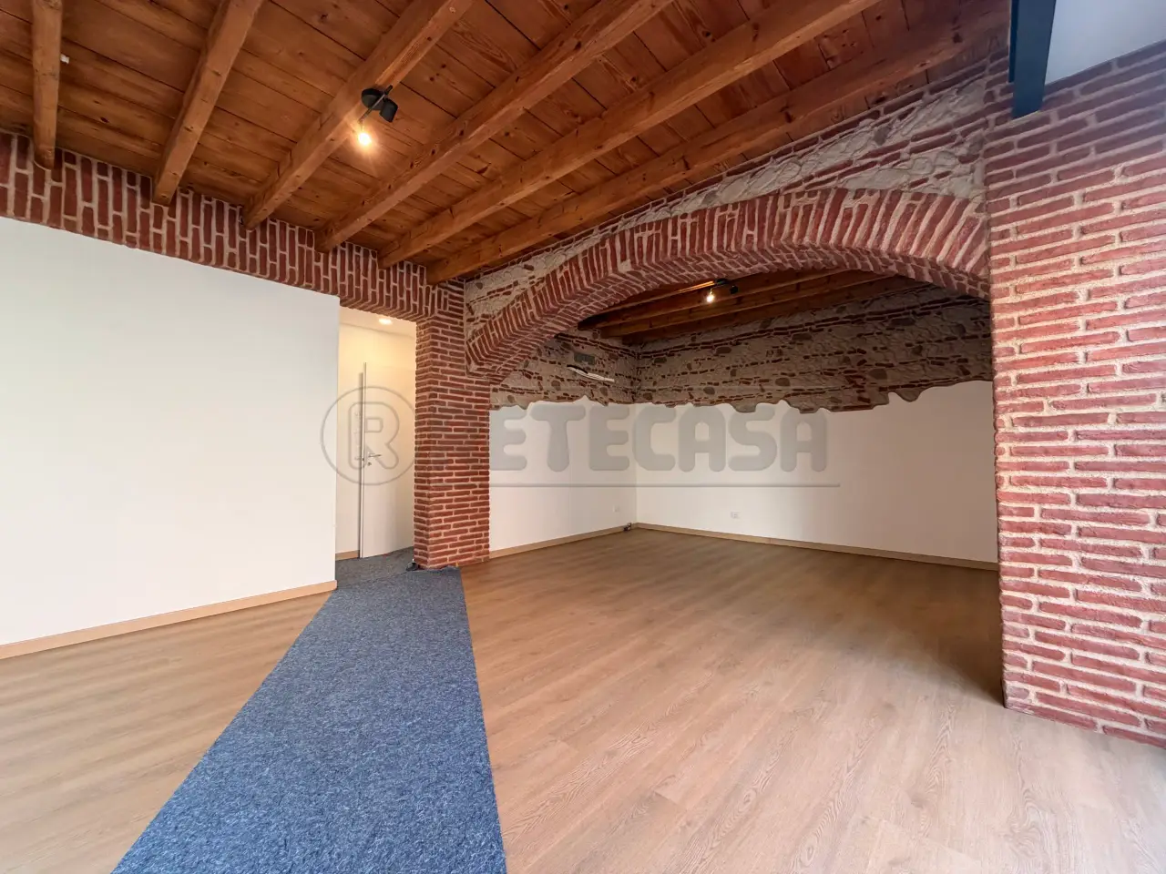 Palazzina commerciale in , Vicenza, {3} - Foto 1