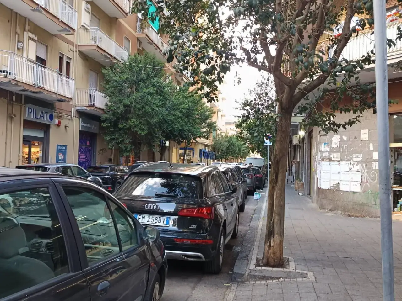 Negozio in Via Antonio Barone 17, Salerno, {3} - Foto 1