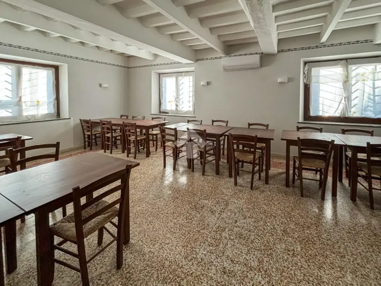 Negozio in Via S. Pietro in Corte Secca 6, Monticelli D'Ongina, {3} - Foto 2