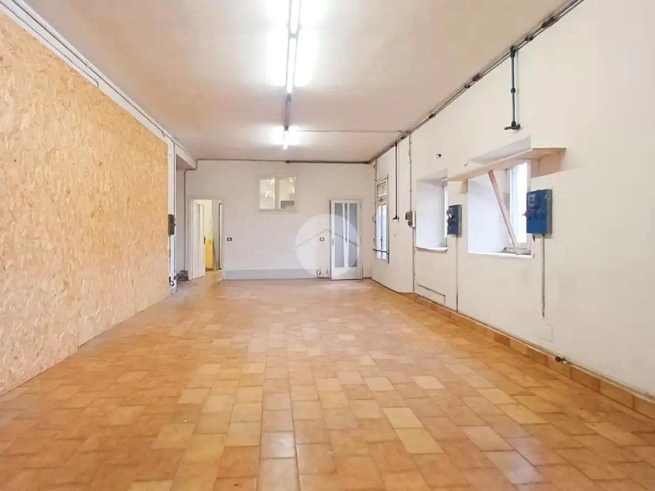 Capannone in Viale Europa Unita 1, Caravaggio, {3} - Foto 2