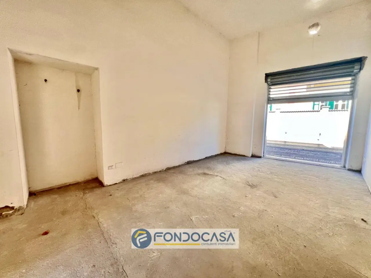 Negozio in Via di Vittorio 5, Sant'Antimo, {3} - Foto 1