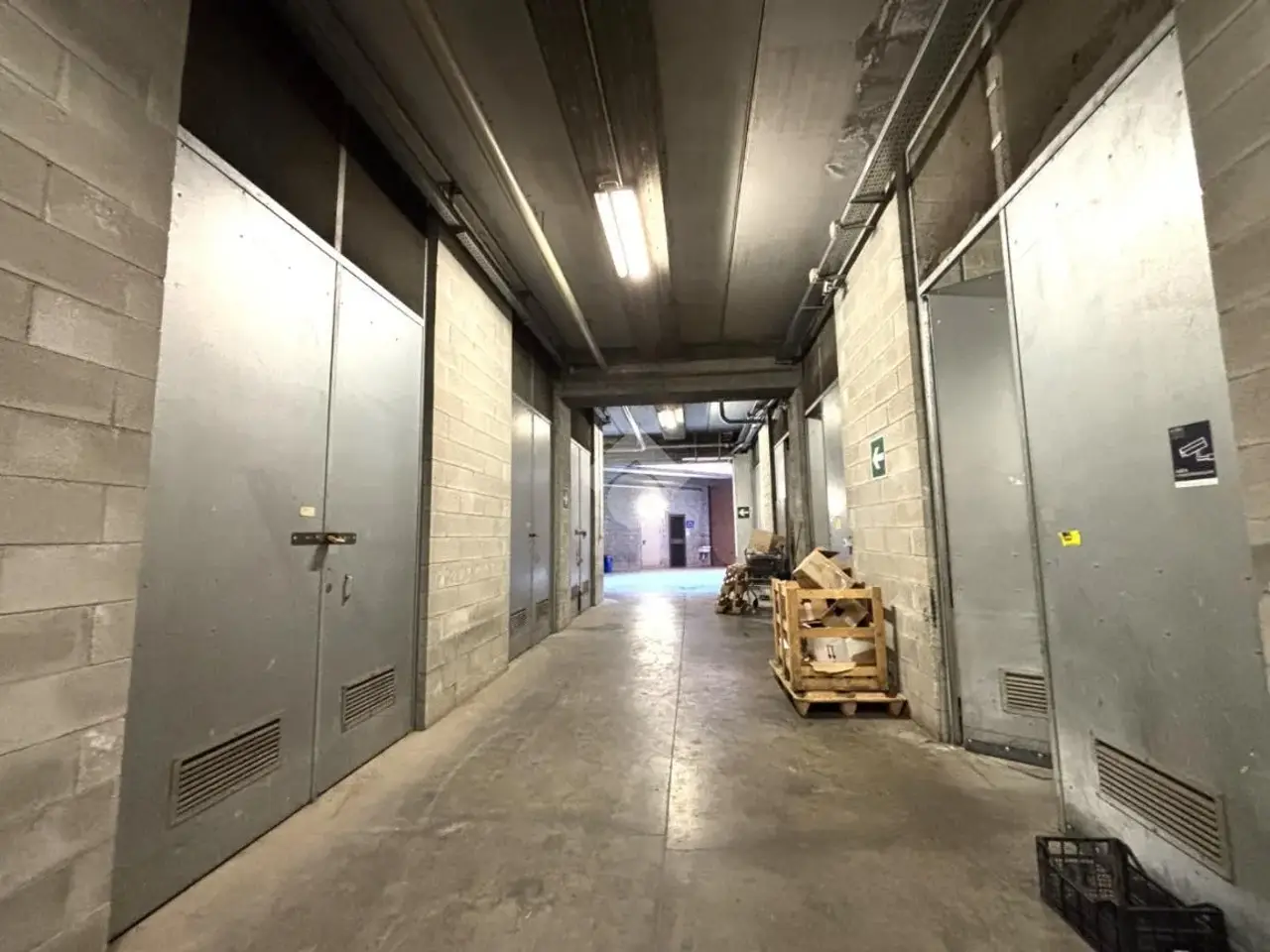 Magazzino in Via Pietro Cossa 298, Torino, {3} - Foto 2