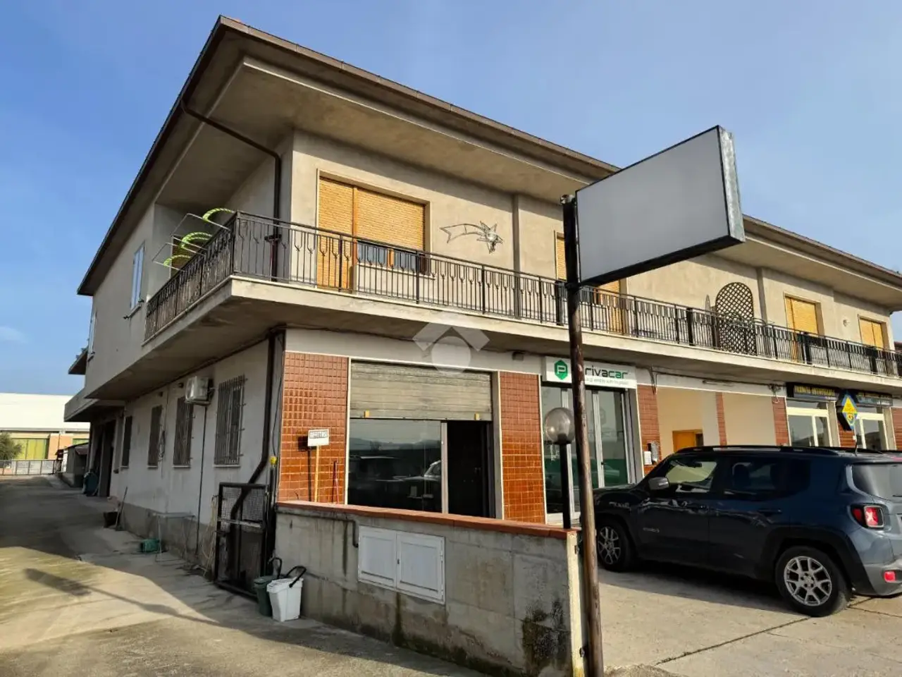 Palazzina commerciale in Via Ss80 24, Mosciano Sant'Angelo, {3} - Foto 1