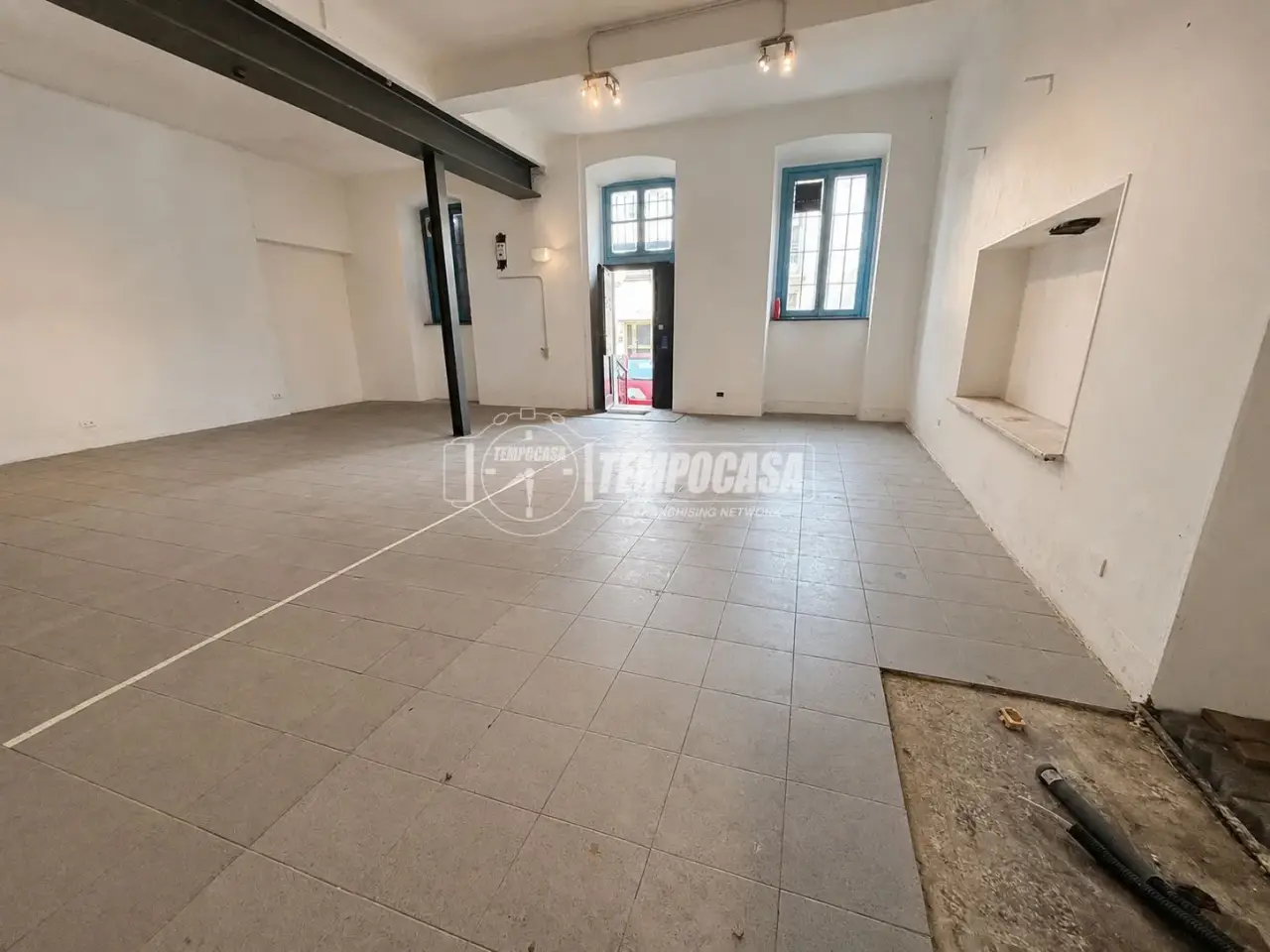 Negozio in Via Antonio Sant'Elia 26/22, Tavernerio, {3} - Foto 2
