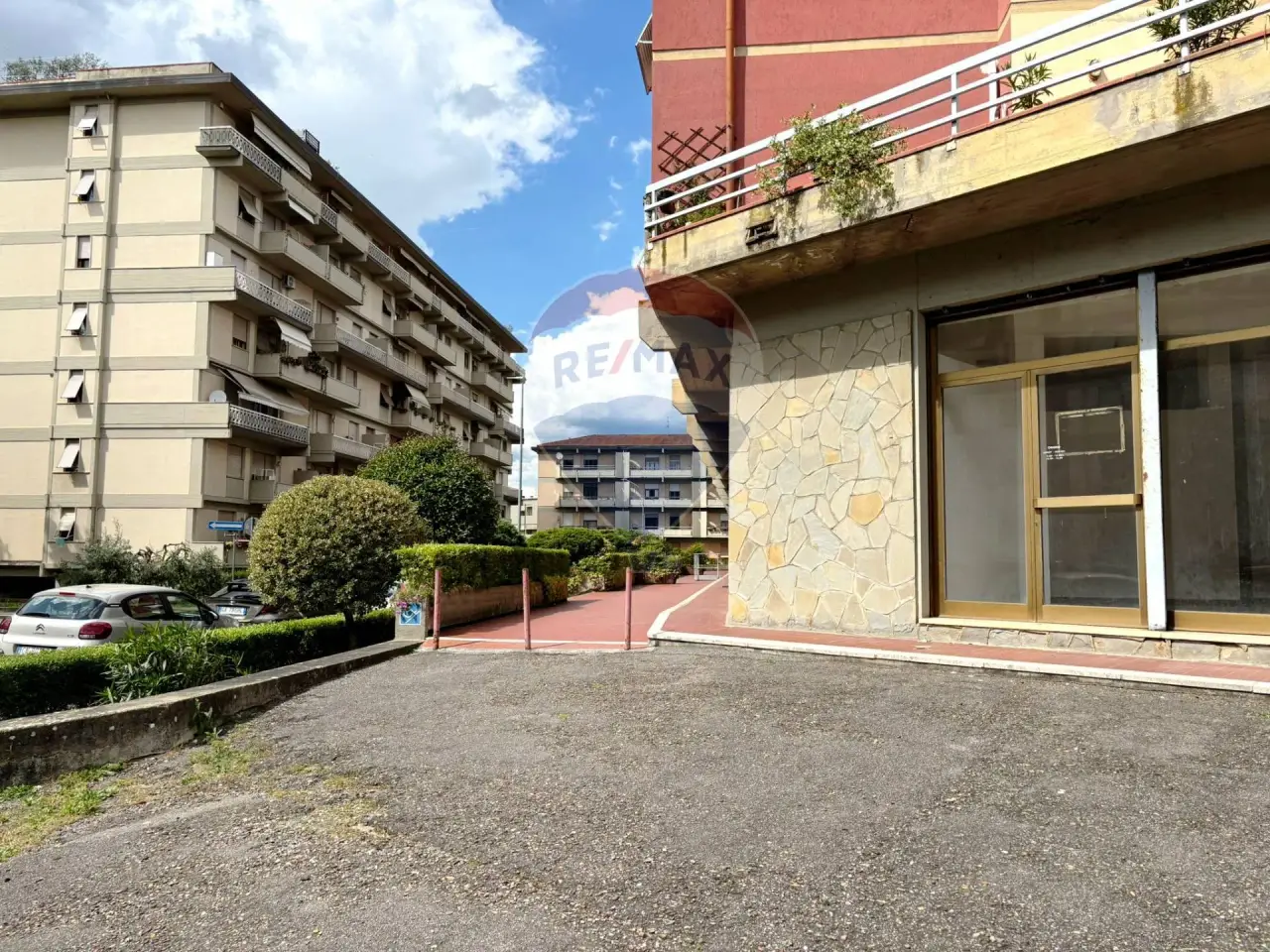 Negozio in Via Sante Tani 31-33, San Giovanni Valdarno, {3} - Foto 1