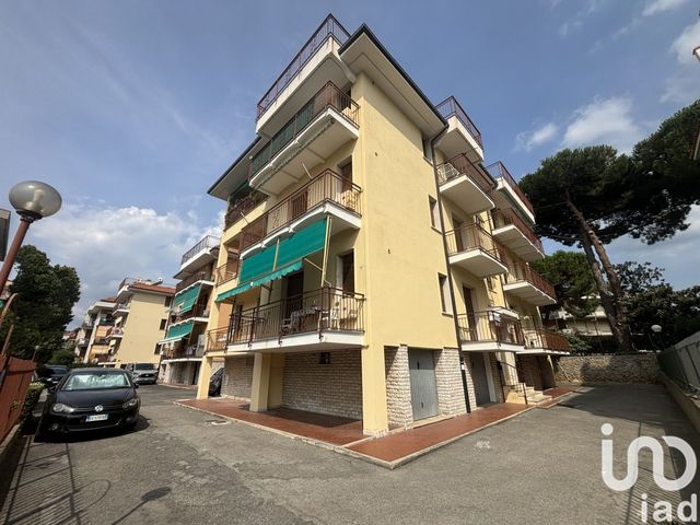 2-room flat in Viale della Repubblica 847, Pietra Ligure - Photo 1