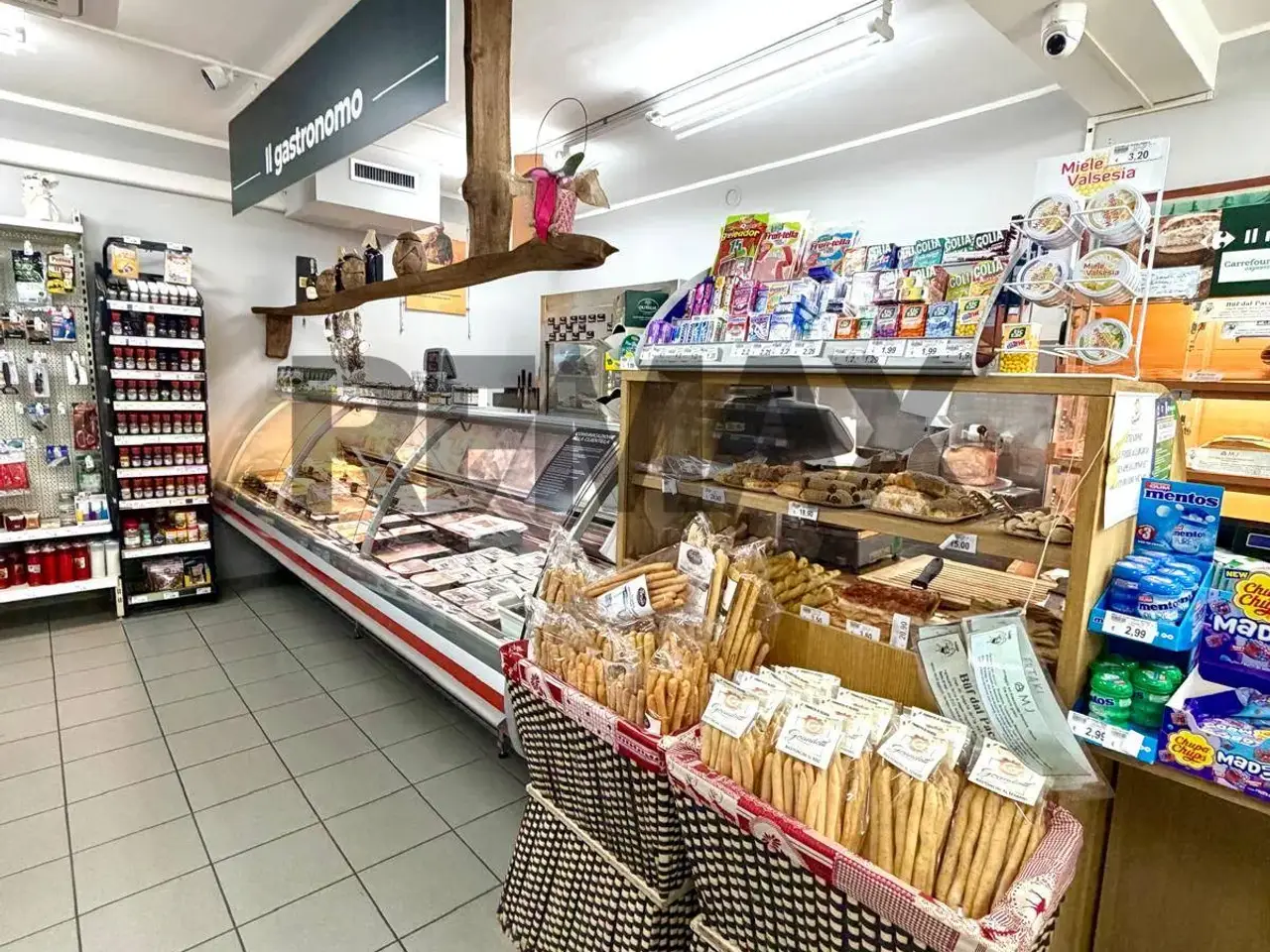 Esercizio commerciale in Via Monte Rosa 32, Scopa, {3} - Foto 1