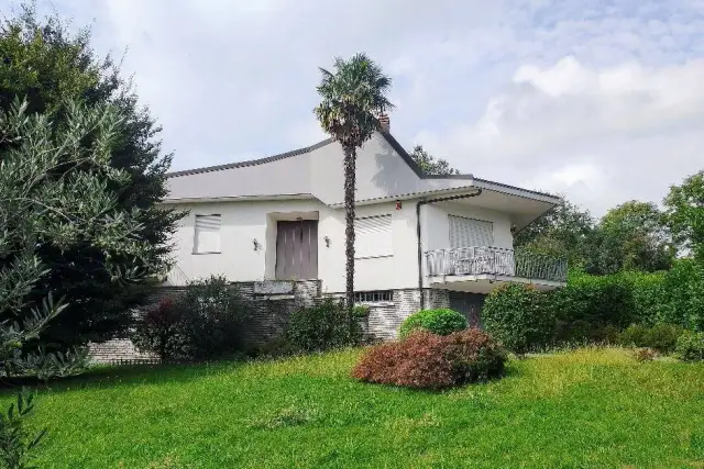 Villa in Via Beato Nicone Besozzi, Besozzo - Foto 1