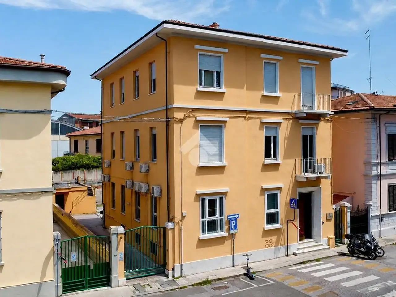 Palazzina commerciale in Via Filippo Corridoni 36, Pisa, {3} - Foto 1