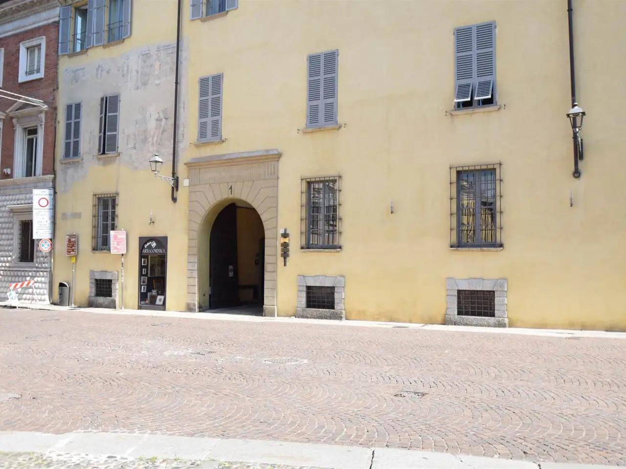 Ufficio in Piazza S.Antonino, Piacenza, {3} - Foto 1
