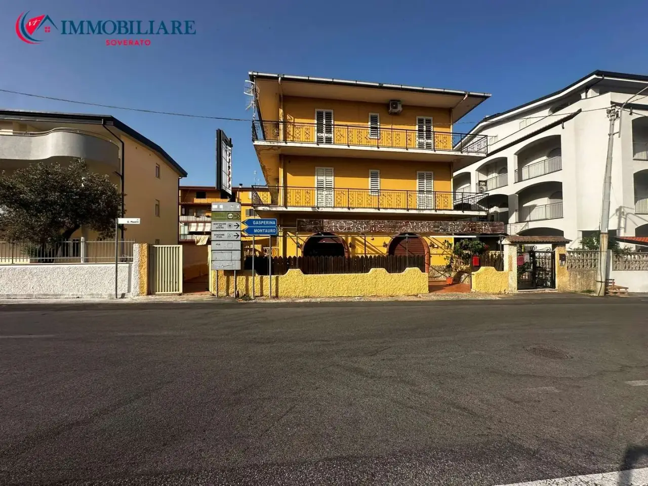Negozio in Mazzini 138, Montepaone, {3} - Foto 1