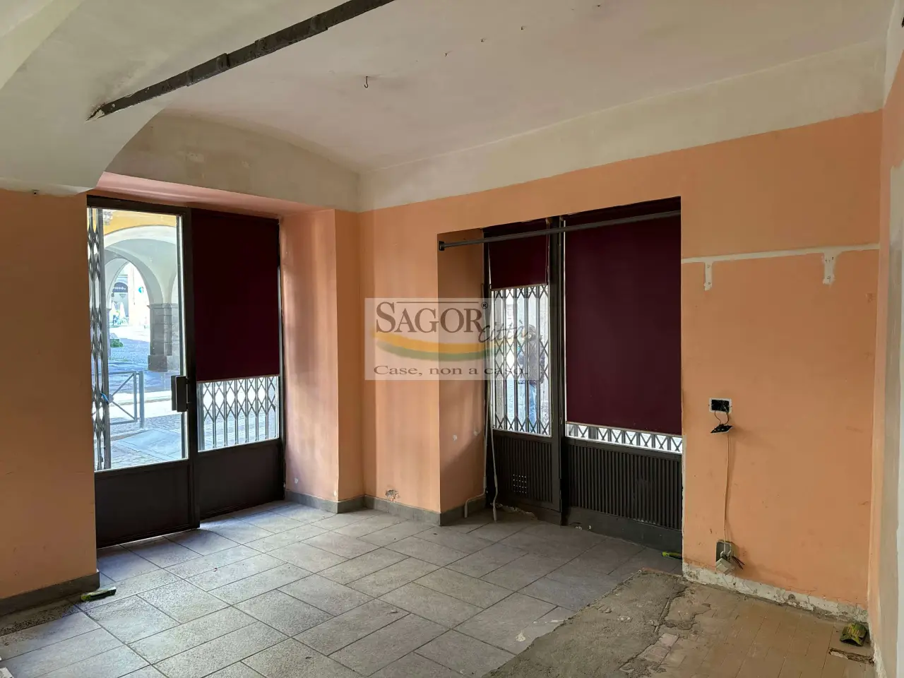 Negozio in Via Duca degli Abruzzi 9, Pinerolo, {3} - Foto 1