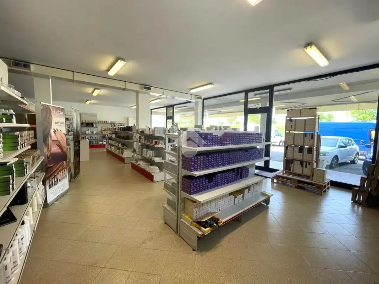 Negozio in Str. del Santo, Cadoneghe, {3} - Foto 1