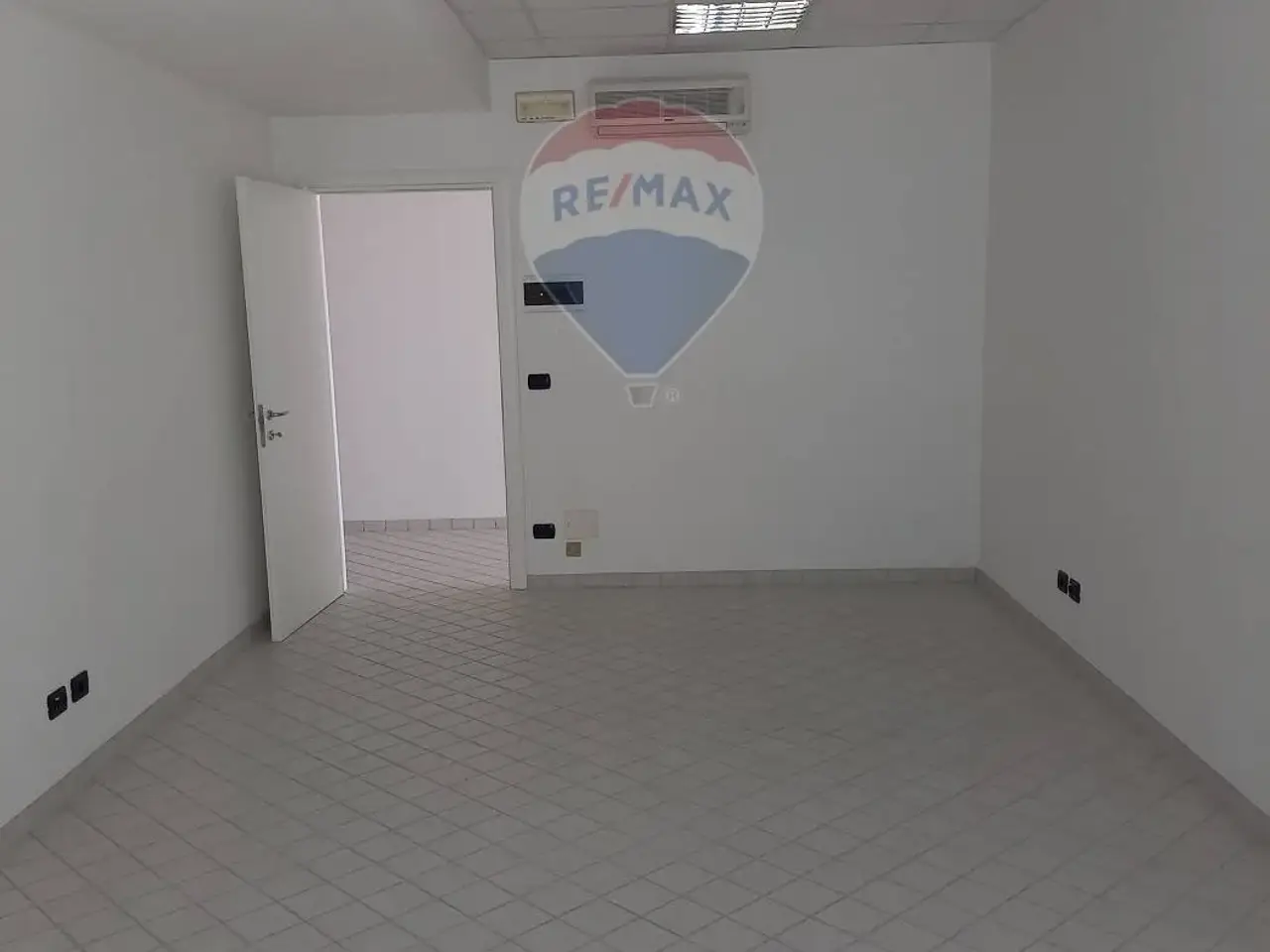 Ufficio in , San Marino, {3} - Foto 1