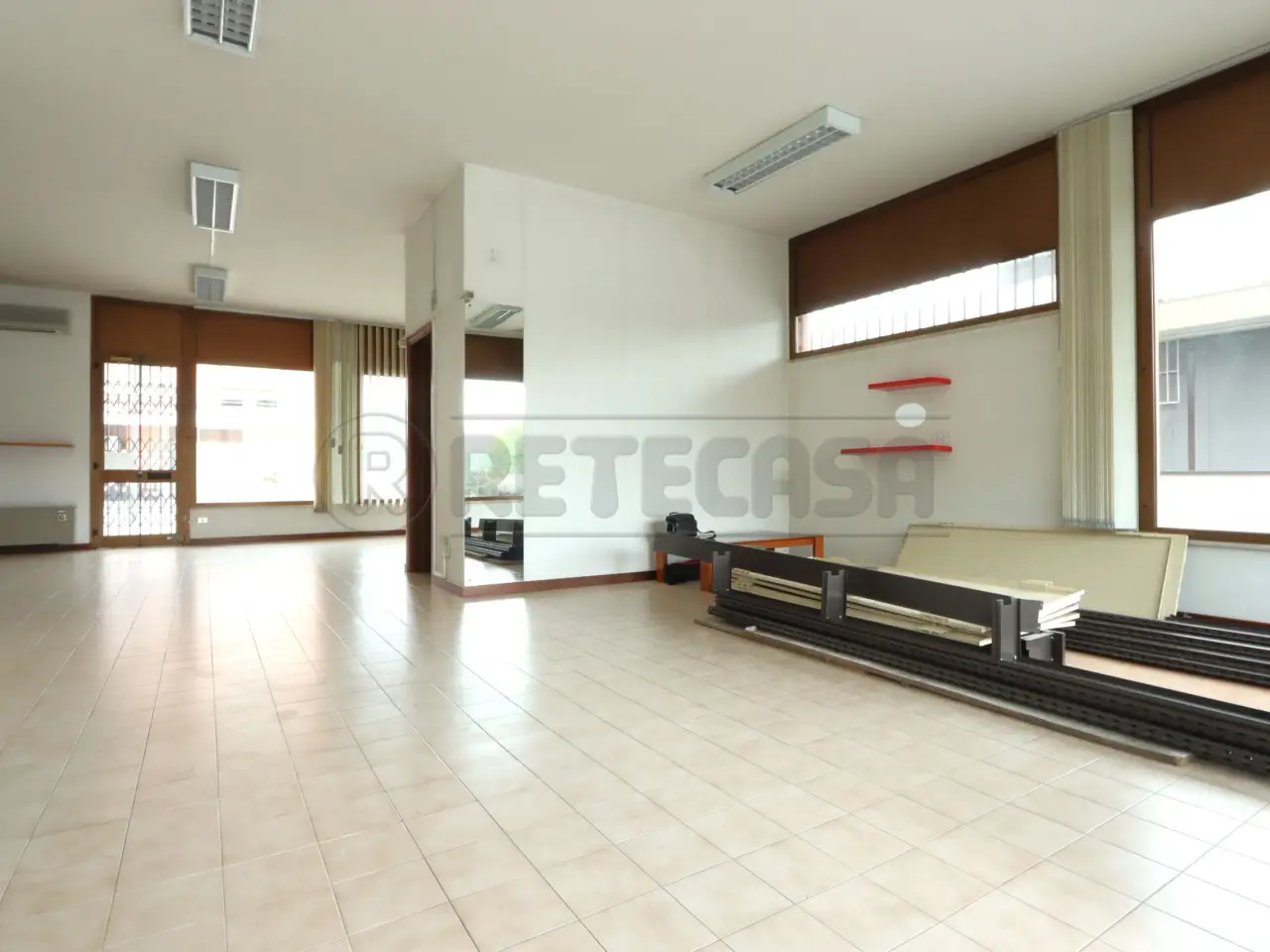 Palazzina commerciale in Viale Riviera Berica 561, Vicenza, {3} - Foto 1