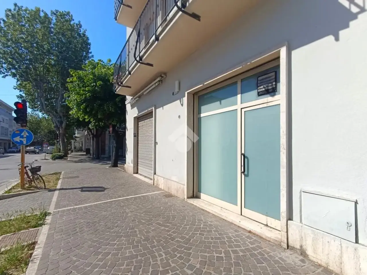 Negozio in Vle Vincenzo Ercole Orsini 51, Giulianova, {3} - Foto 1