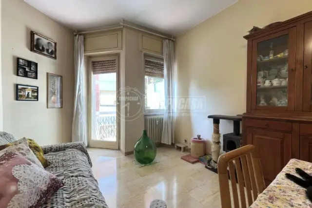 2-room flat in Via Montello, Brugherio - Photo 1