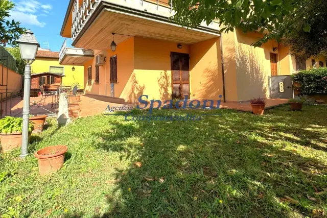 Wohnung in Via Gaetano Donizetti 26, Montecatini-Terme - Foto 1