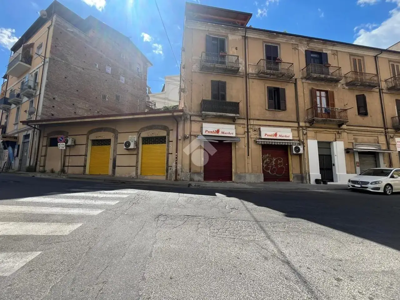 Negozio in Via Romualdo Montagna 22, Cosenza, {3} - Foto 1