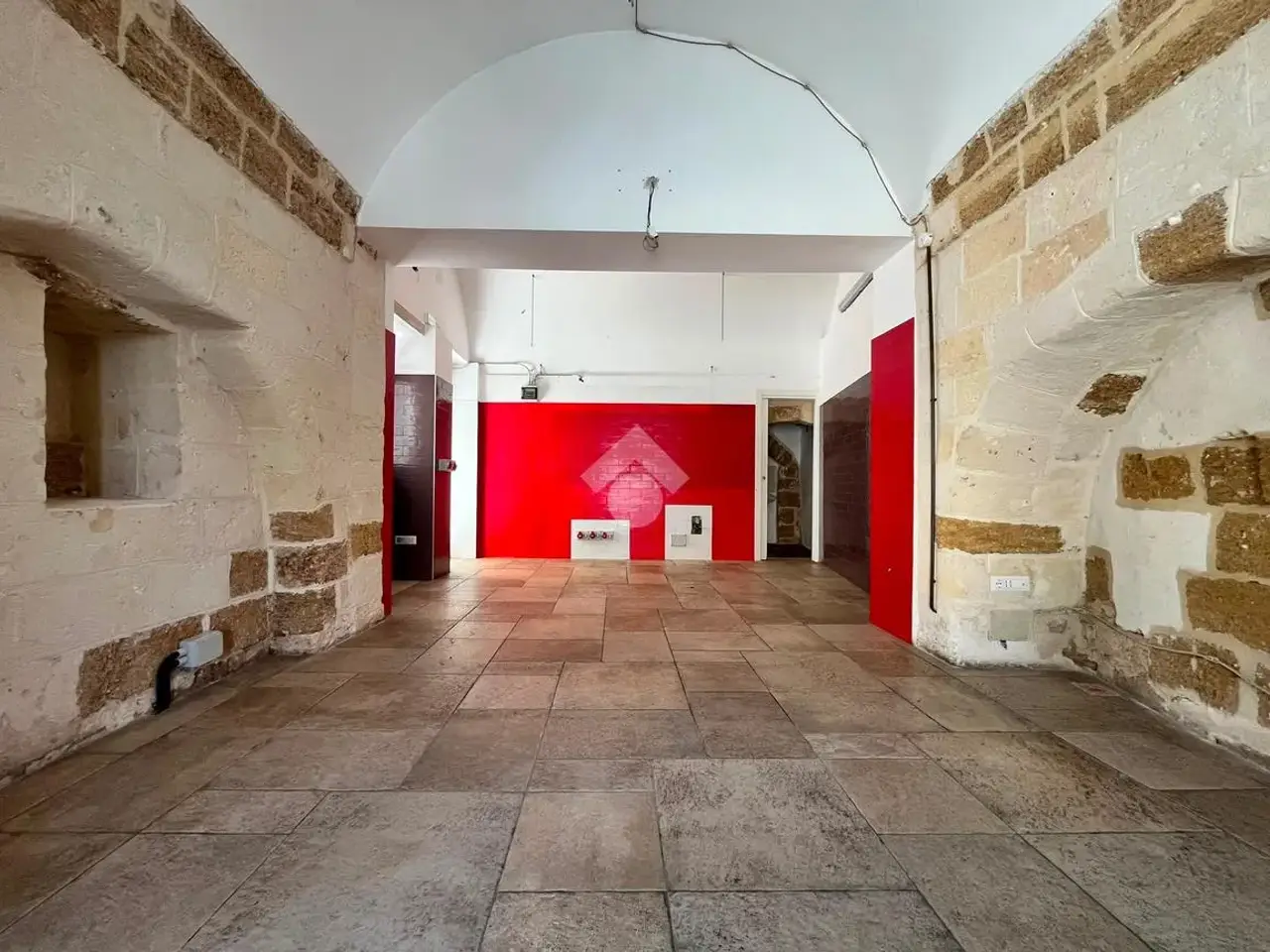 Negozio in Piazza Criscuolo 21, Mesagne, {3} - Foto 2