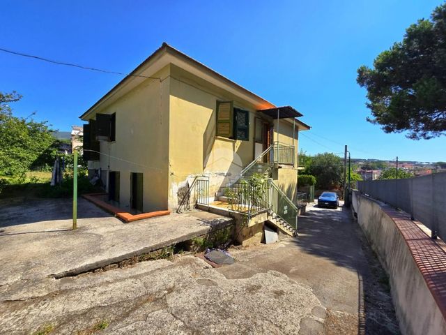 Villa in Via Dietro ai Camaldoli 11, Torre del Greco - Foto 1