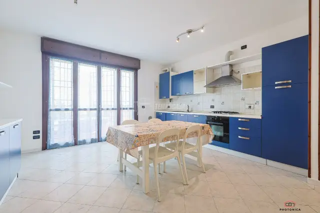 4-room flat in Via Ferrovia, Calderara di Reno - Photo 1