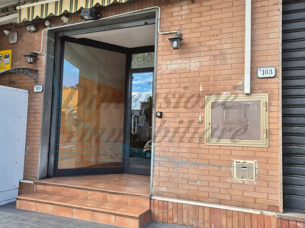 Negozio in Via Fratelli Cairoli, Rosignano Marittimo, {3} - Foto 1