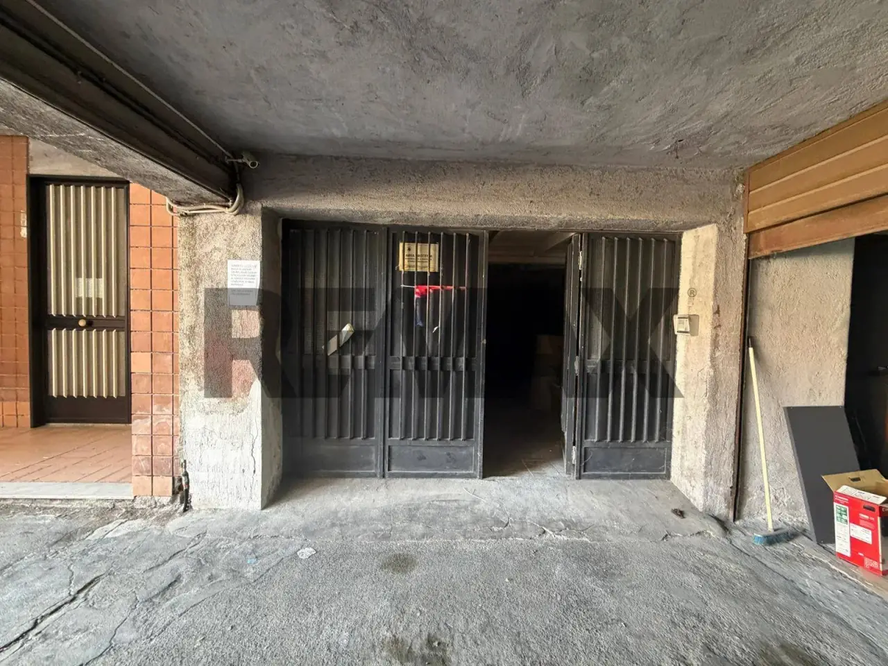 Magazzino in Via Silva 17, Belpasso, {3} - Foto 1