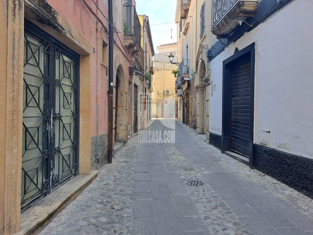 Negozio in Via Suriano, Crotone, {3} - Foto 1