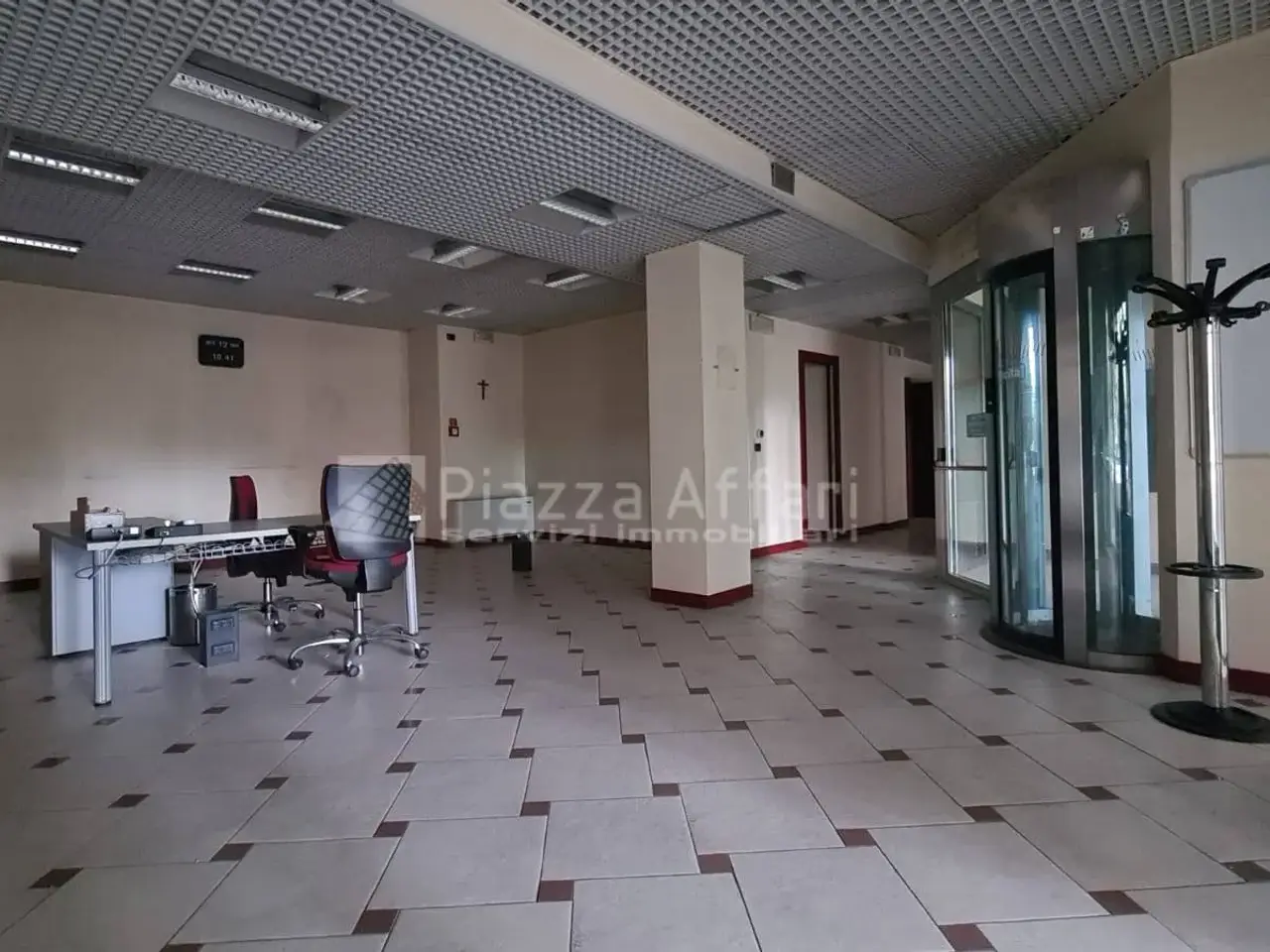 Negozio in Via Monte Ventasso 13, Reggio Emilia, {3} - Foto 1