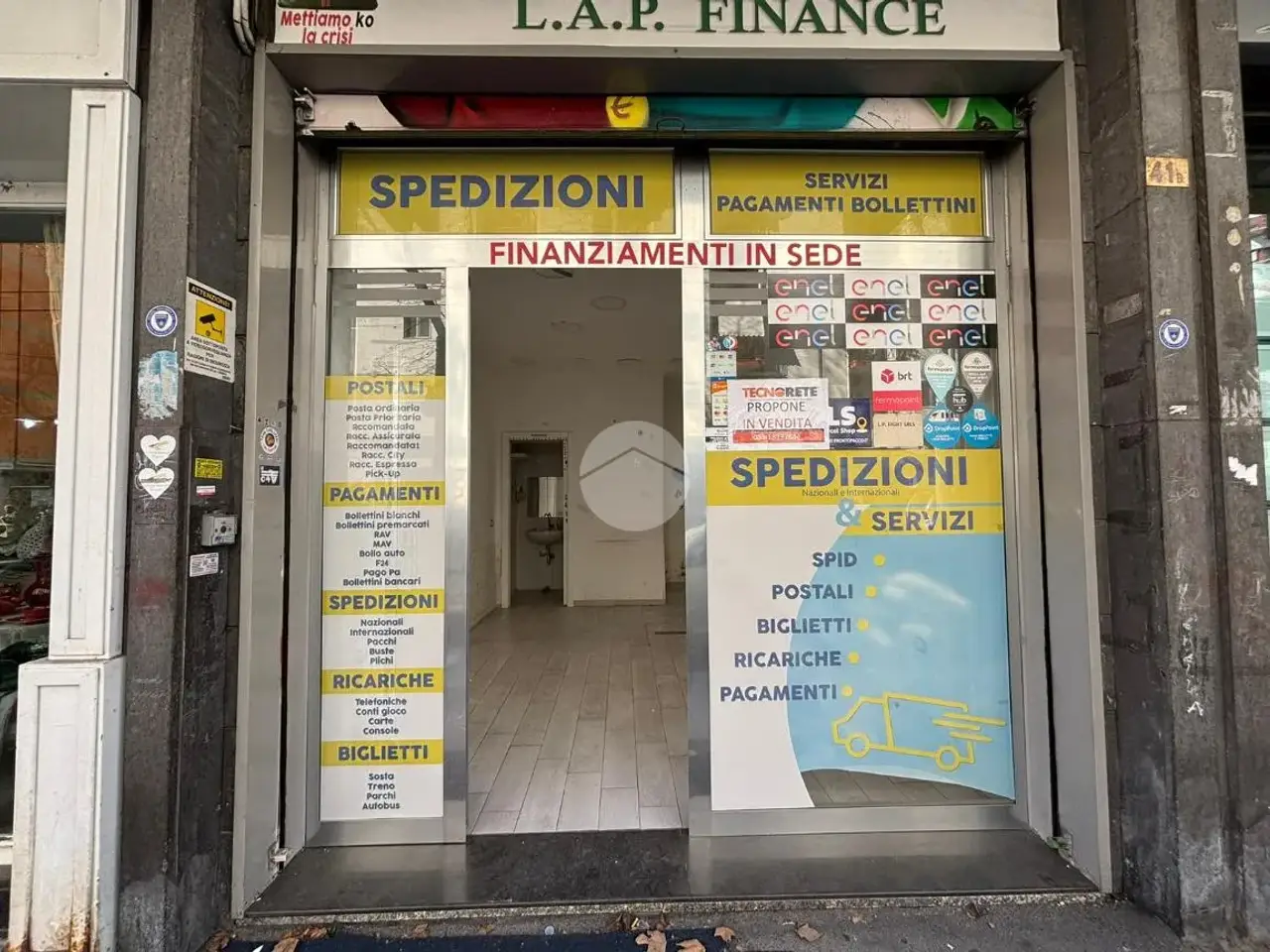 Negozio in Via Nicola Nicolini 1, Napoli, {3} - Foto 1