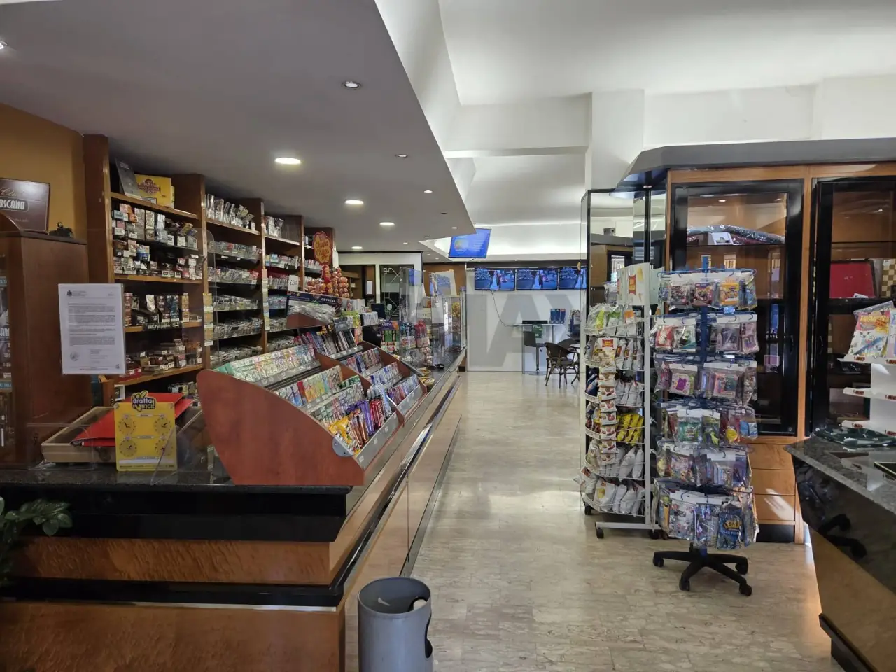 Esercizio commerciale in Via Francesco Ferdinando d'Avalos 59, Pescara, {3} - Foto 1
