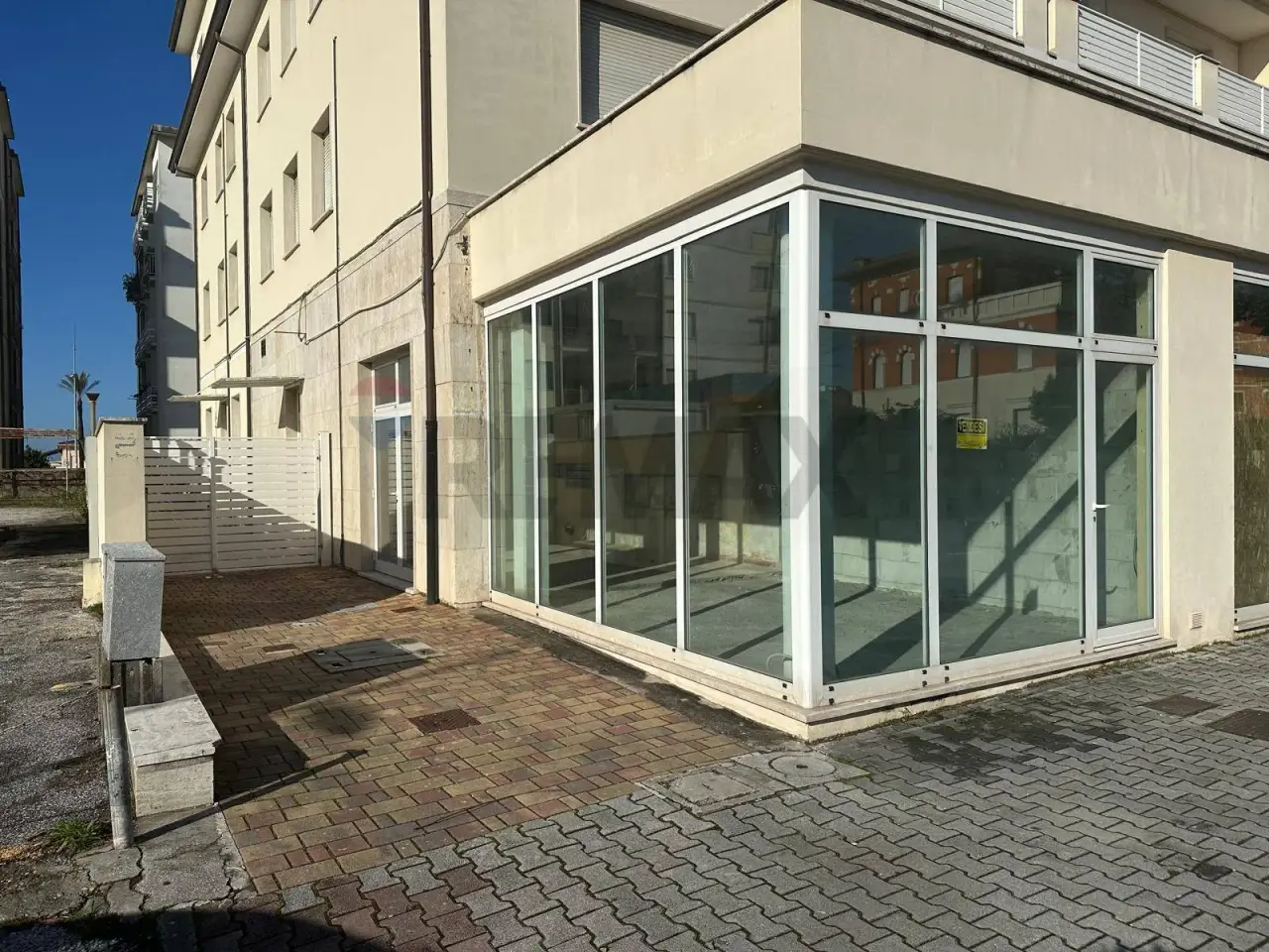 Negozio in Viale Colombo 424, Camaiore, {3} - Foto 1