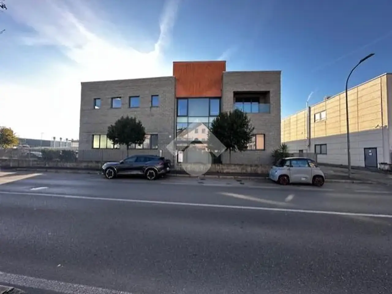 Capannone in Via V. Monti 36, Seregno, {3} - Foto 1