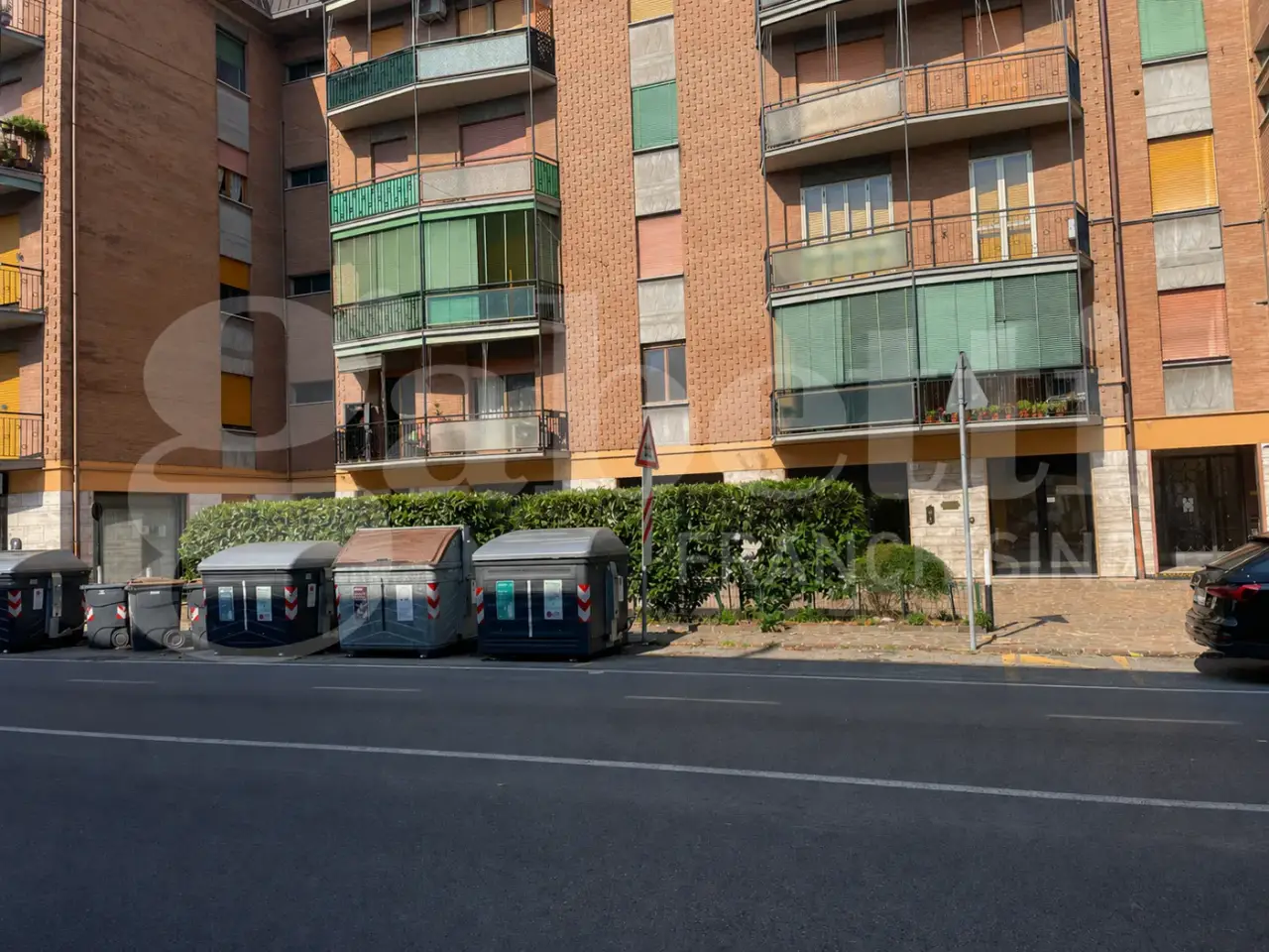 Negozio in Strada Morane  180, Modena, {3} - Foto 1