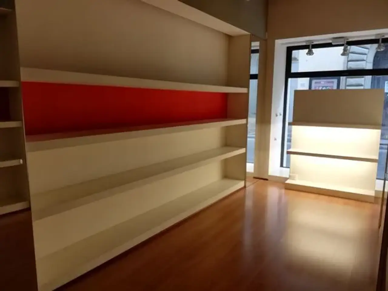 Esercizio commerciale in , Sansepolcro, {3} - Foto 1