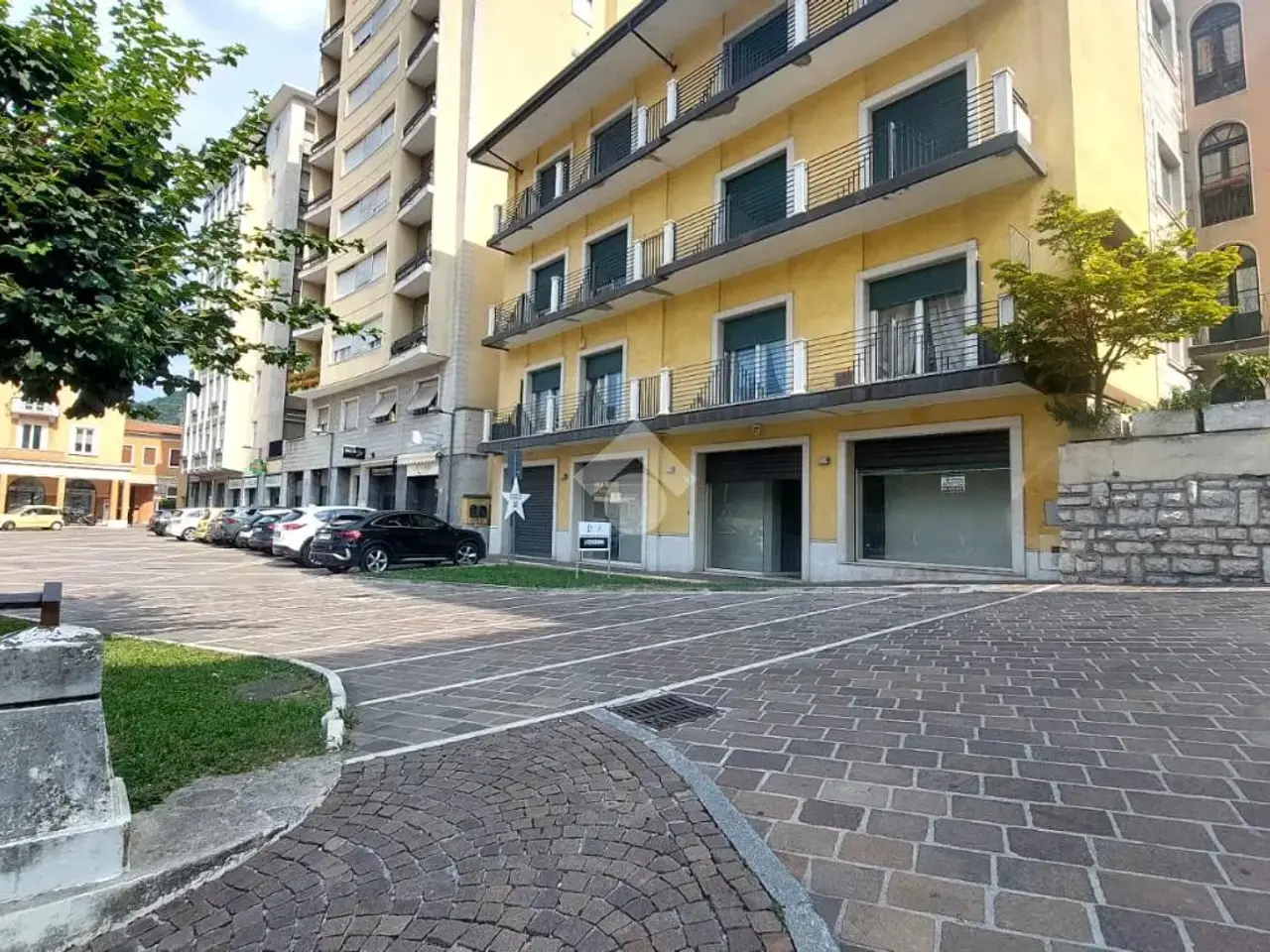 Negozio in Piazza Portegaia 16, Lumezzane, {3} - Foto 1
