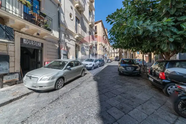 Negozio in Via San Gaetano alla Grotta 22, Catania - Foto 1