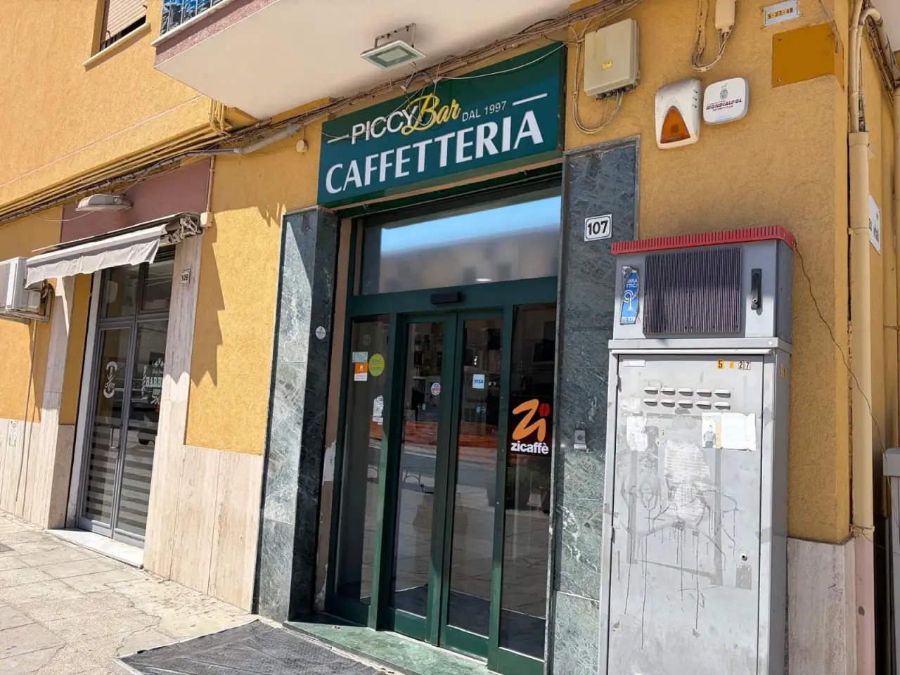 Wine bar in Via Gustavo Roccella 107, Palermo, {3} - Foto 2
