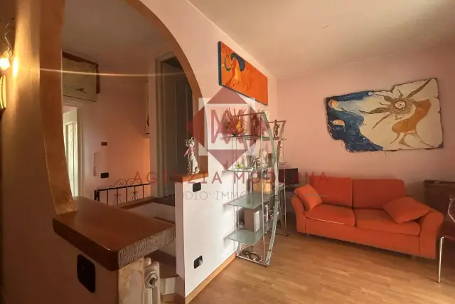 2-room flat in {3}, - Photo 1