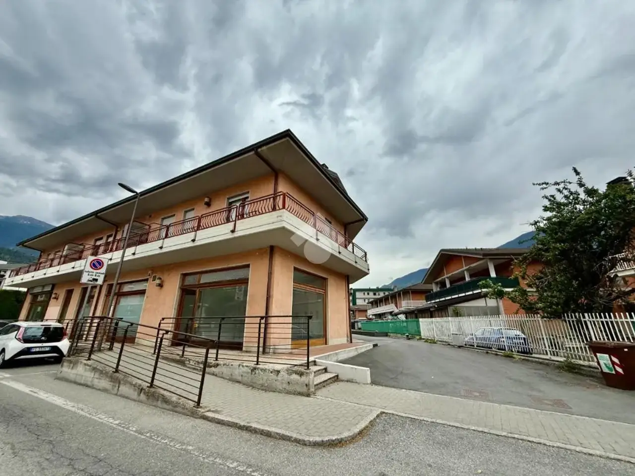 Negozio in Via Kaolack 18, Aosta, {3} - Foto 1
