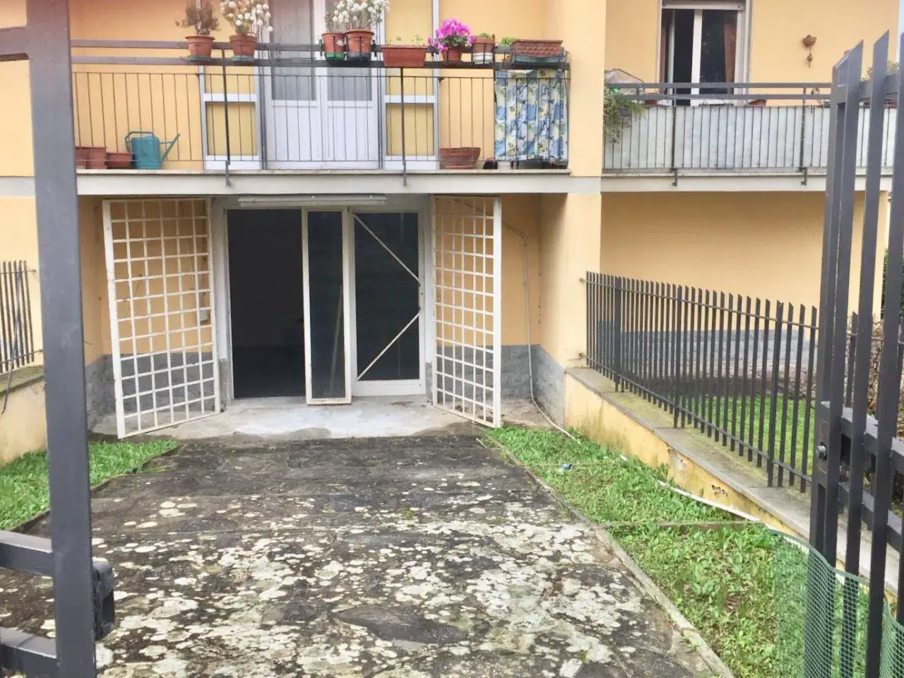 Locale commerciale in Via Nino Bixio Bagno a Ripoli, Bagno A Ripoli, {3} - Foto 1