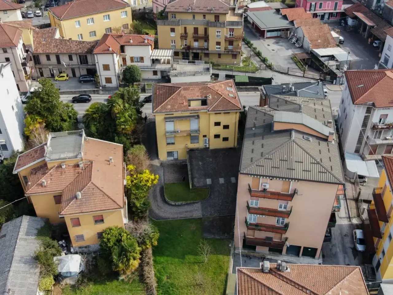 Negozio in Corso Europa 10, Calolziocorte, {3} - Foto 2