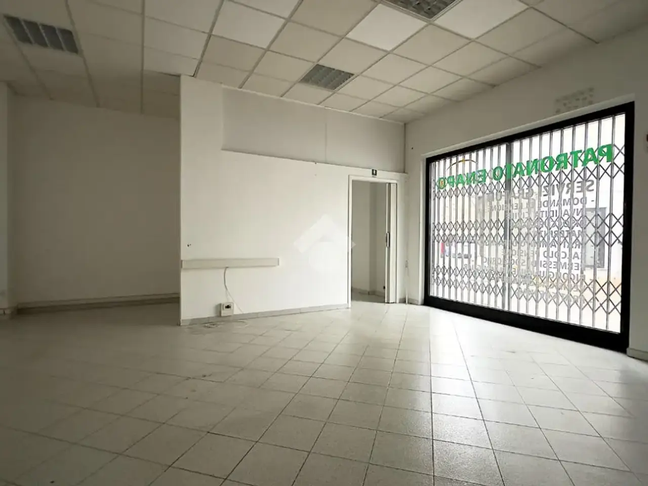 Negozio in Via Pietro Isola 26, Novi Ligure, {3} - Foto 2