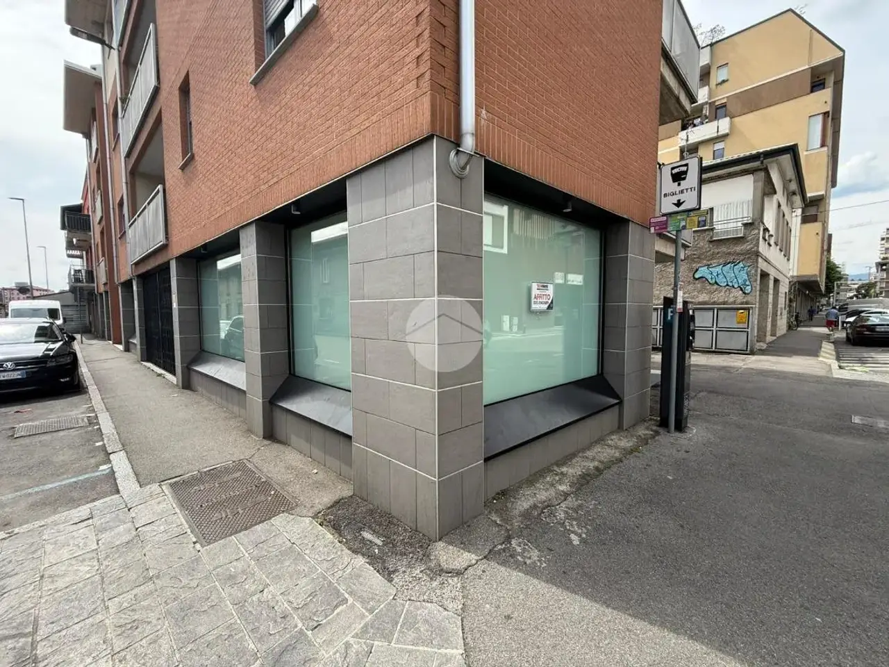 Negozio in Via Bartolomeo Bono 4, Bergamo, {3} - Foto 1