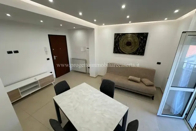 2-room flat in Via Assunta, Caserta - Photo 1