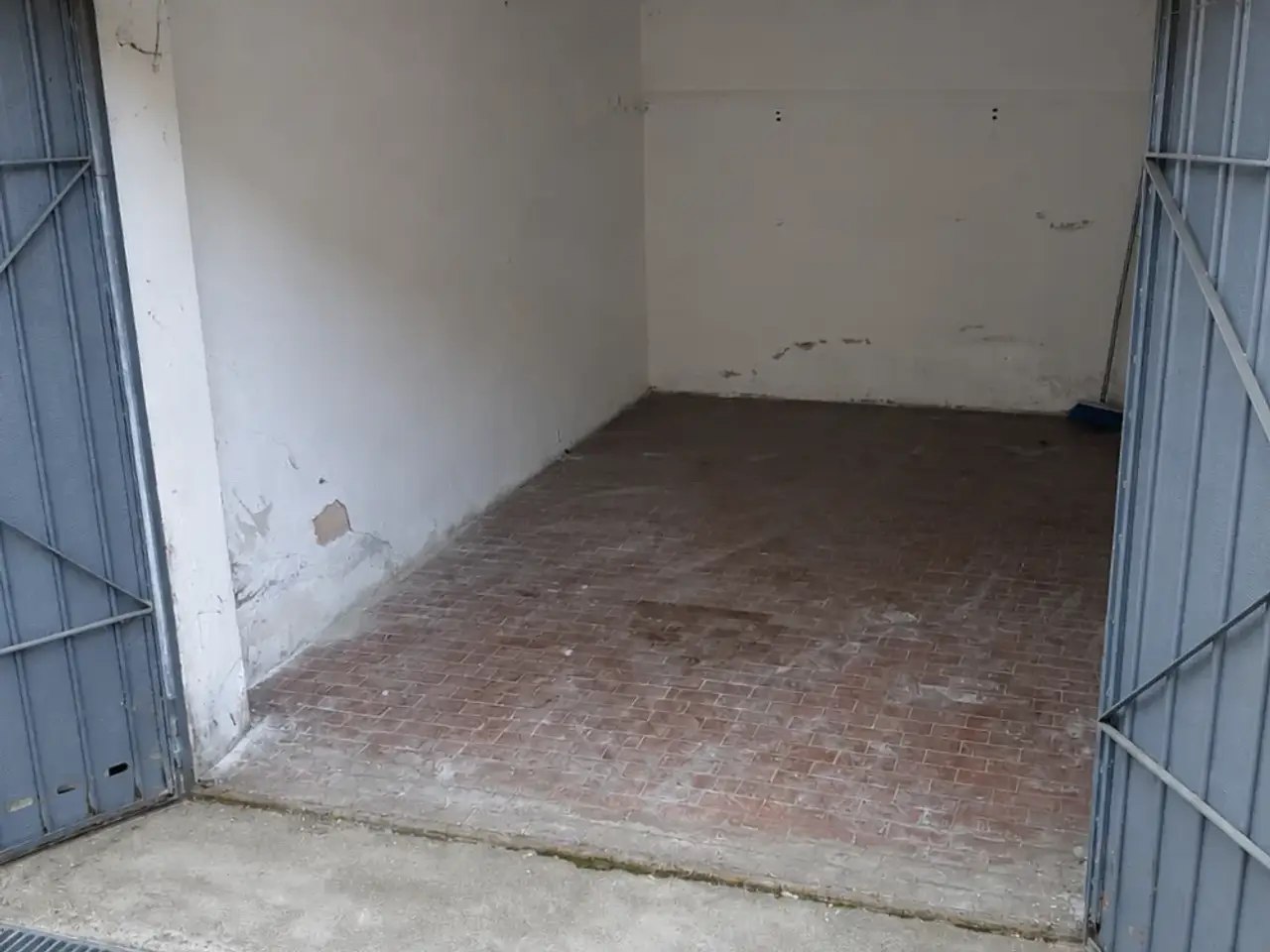 Parcheggio chiuso in Via Calabria, Bologna, {3} - Foto 1