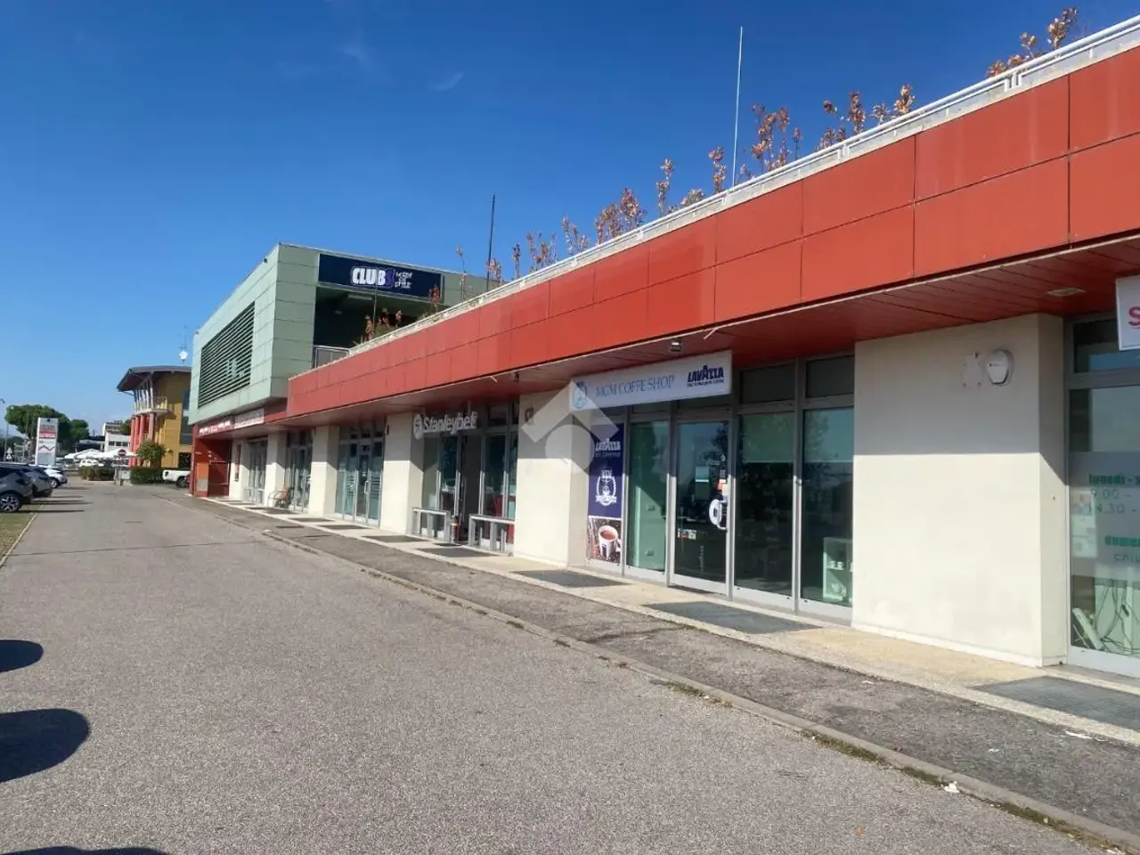 Negozio in Via Giuseppe Mazzini 103, Castiglione Delle Stiviere, {3} - Foto 1