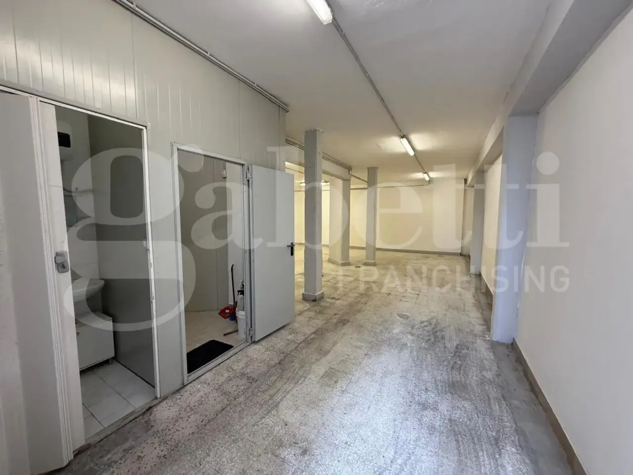 Magazzino in Via della Zagara 29, Misterbianco, {3} - Foto 1