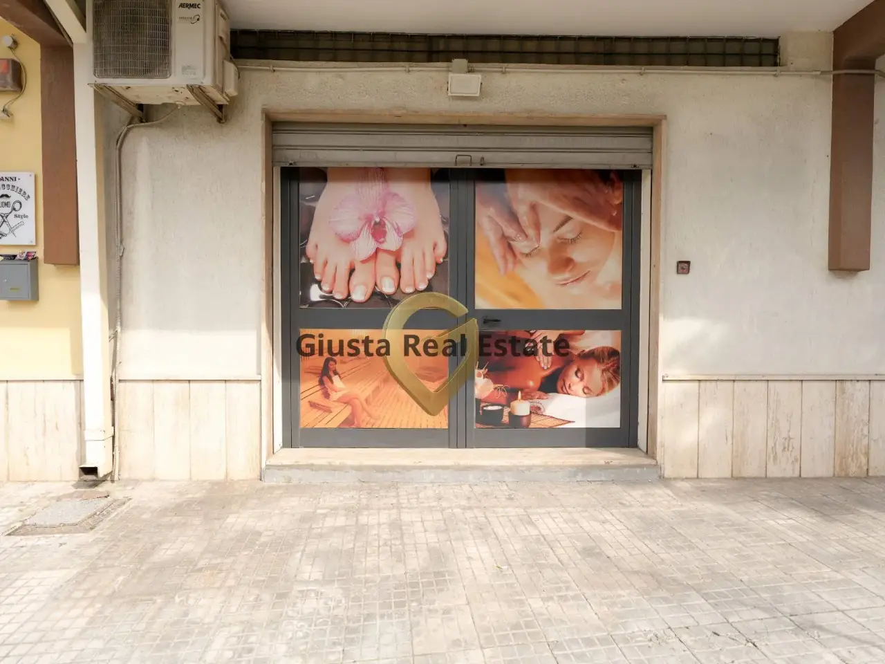 Esercizio commerciale in Via Maroncelli 32, Mesagne, {3} - Foto 2